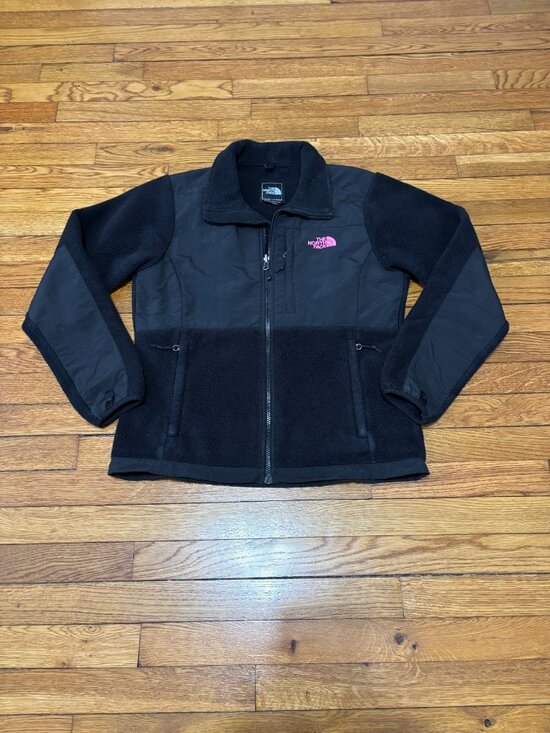 The North Face Jackets & Blazers - The North Face Womens Denali Fleece Jacket M Black Full Zip Breast Cancer Logo